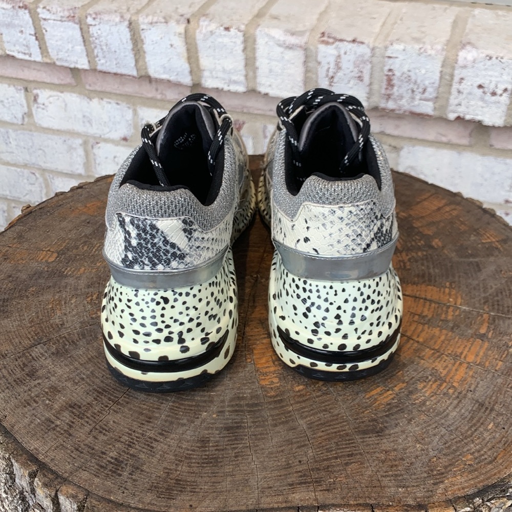 Steve Madden Cliff Sneakers Silver Snakeskin Shoes Women's Size 8 - Picture 8 of 8